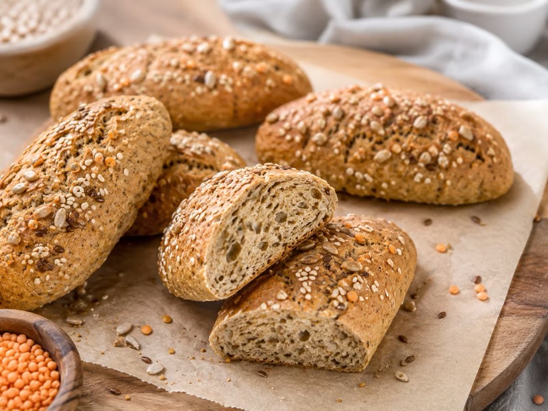 Protein- and fibre-rich lentil rolls